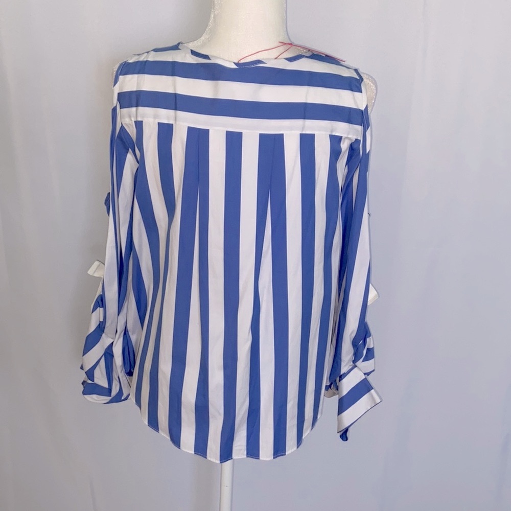 Parker Mackenzie Cold Shoulder Blouse - Picture 12 of 12